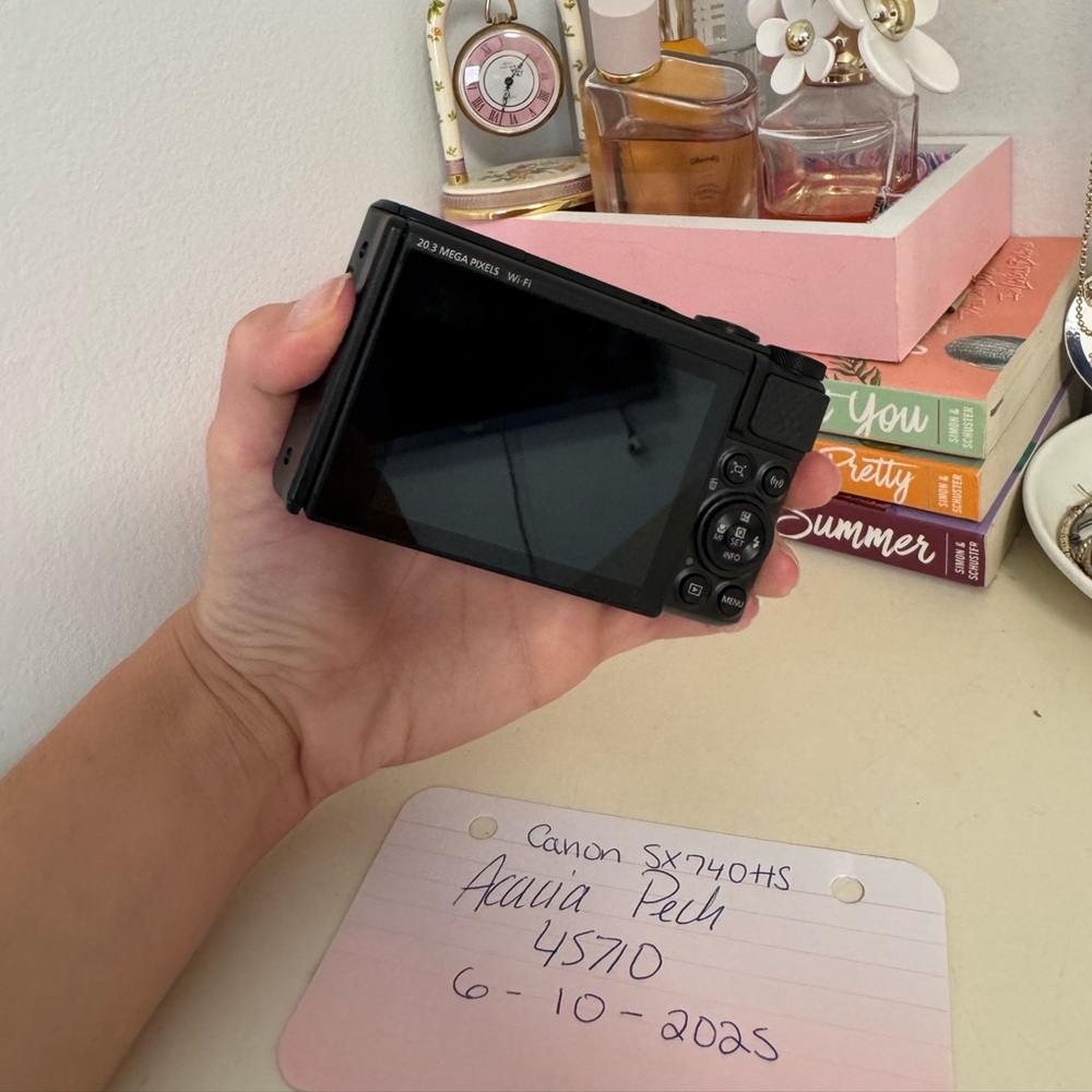Canon - PowerShot SX740 HS 20.3-Megapixel Digital Camera - Black - Picture 2 of 6